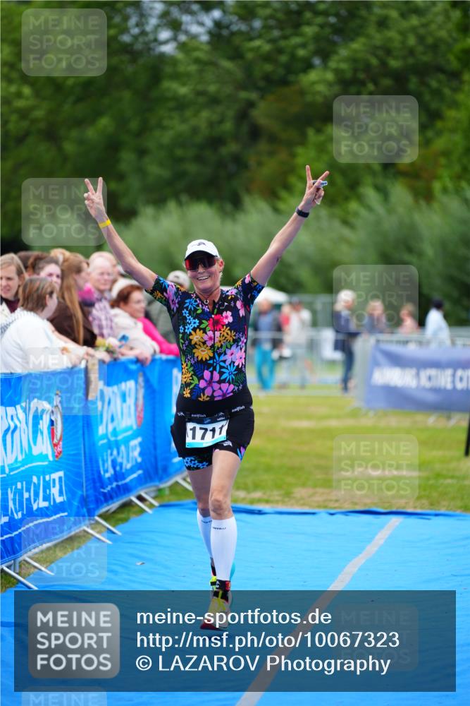 30.08.2026 - Elbe Triathlon Hamburg LAZAROV Photography http://msf.ph/oto/10067323 30.08.2026 12:23:04 Ziel 1711 meine-sportfotos.de