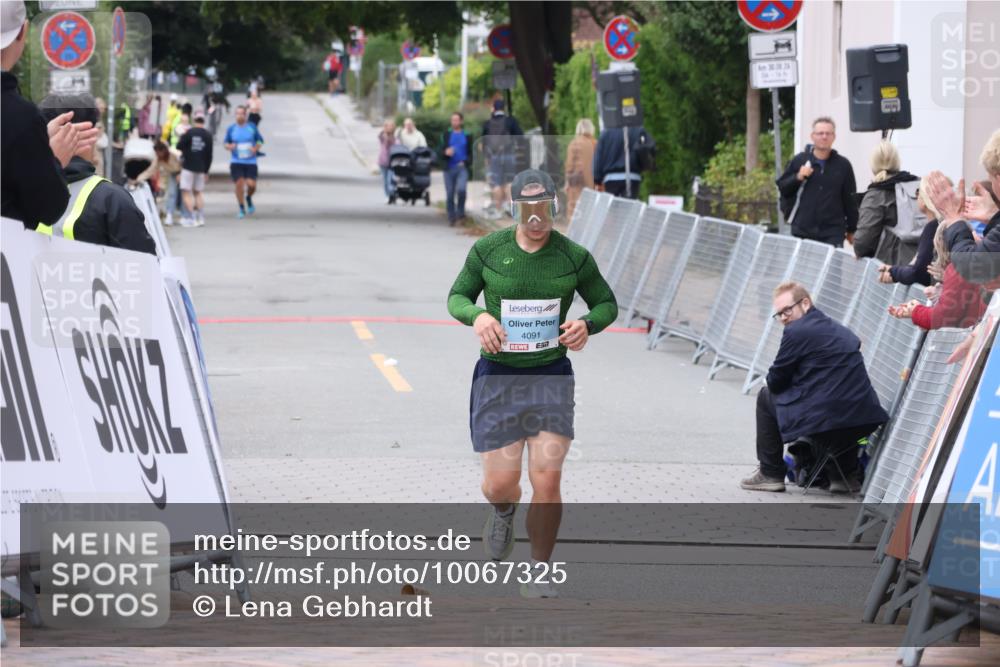 30.08.2026 - Blankeneser Heldenlauf Lena Gebhardt http://msf.ph/oto/10067325 30.08.2026 13:06:25 Ziel  meine-sportfotos.de