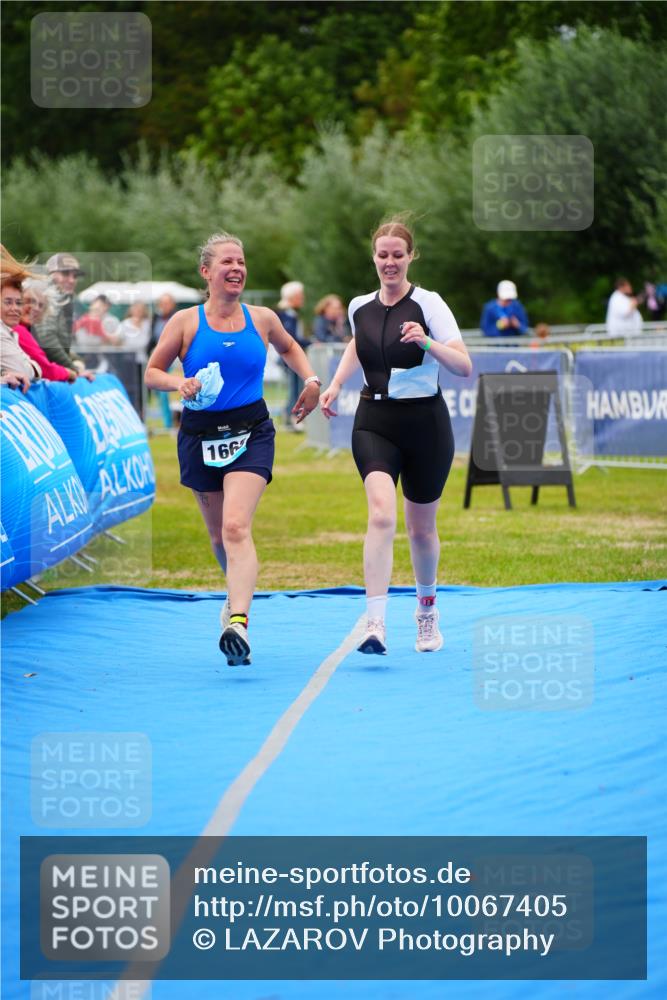 30.08.2026 - Elbe Triathlon Hamburg LAZAROV Photography http://msf.ph/oto/10067405 30.08.2026 12:23:21 Ziel 906, 1668 meine-sportfotos.de