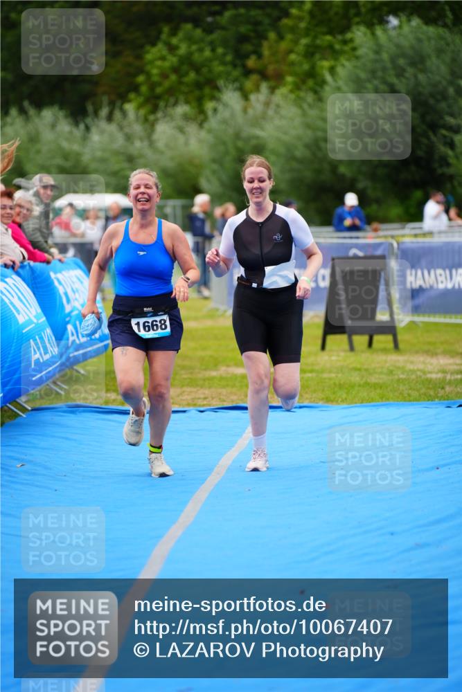 30.08.2026 - Elbe Triathlon Hamburg LAZAROV Photography http://msf.ph/oto/10067407 30.08.2026 12:23:21 Ziel 906, 1668 meine-sportfotos.de