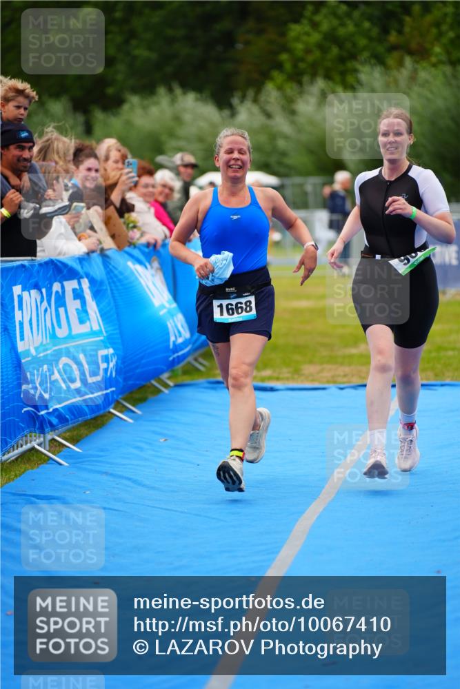 30.08.2026 - Elbe Triathlon Hamburg LAZAROV Photography http://msf.ph/oto/10067410 30.08.2026 12:23:22 Ziel 906, 1668 meine-sportfotos.de