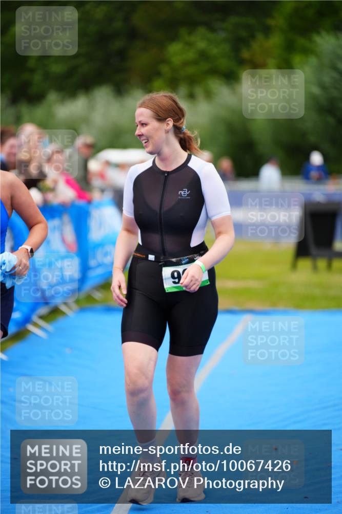 30.08.2026 - Elbe Triathlon Hamburg LAZAROV Photography http://msf.ph/oto/10067426 30.08.2026 12:23:23 Ziel 906, 1668 meine-sportfotos.de