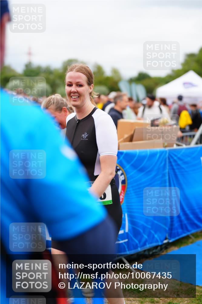 30.08.2026 - Elbe Triathlon Hamburg LAZAROV Photography http://msf.ph/oto/10067435 30.08.2026 12:23:28 Ziel  meine-sportfotos.de