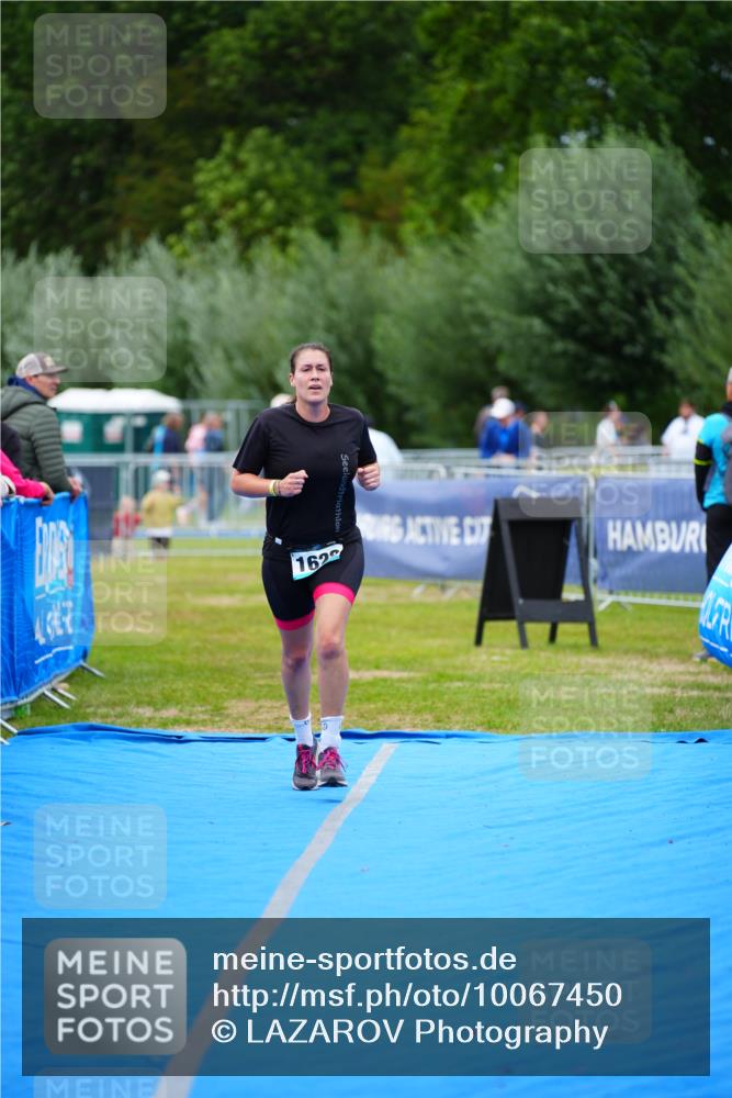 30.08.2026 - Elbe Triathlon Hamburg LAZAROV Photography http://msf.ph/oto/10067450 30.08.2026 12:23:48 Ziel 1622 meine-sportfotos.de