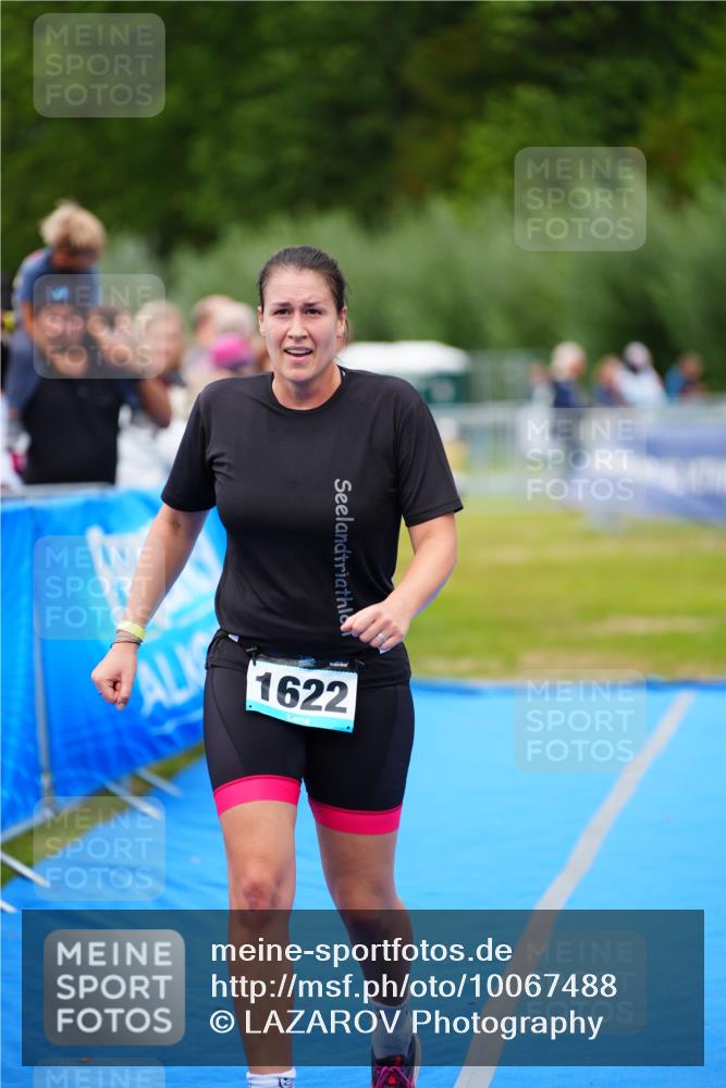 30.08.2026 - Elbe Triathlon Hamburg LAZAROV Photography http://msf.ph/oto/10067488 30.08.2026 12:23:52 Ziel 1622 meine-sportfotos.de