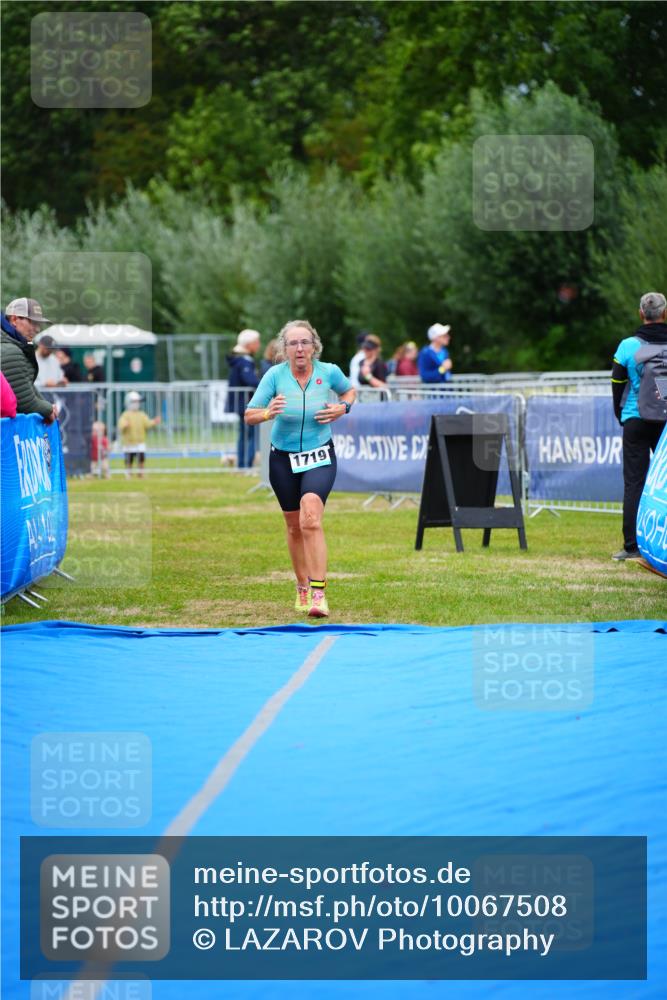 30.08.2026 - Elbe Triathlon Hamburg LAZAROV Photography http://msf.ph/oto/10067508 30.08.2026 12:24:22 Ziel 1719 meine-sportfotos.de