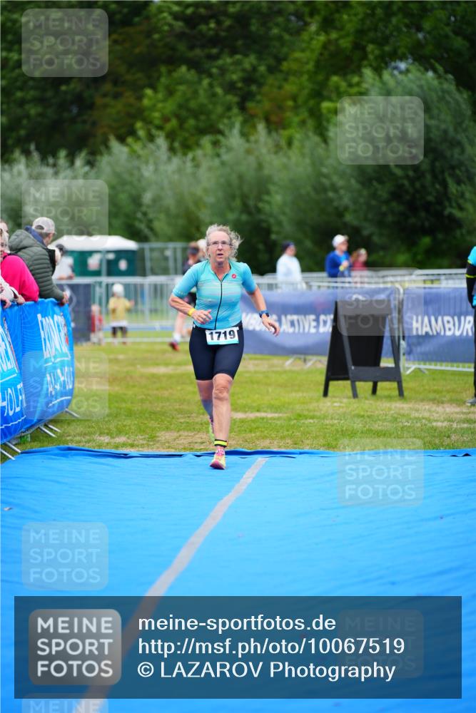 30.08.2026 - Elbe Triathlon Hamburg LAZAROV Photography http://msf.ph/oto/10067519 30.08.2026 12:24:23 Ziel 1719 meine-sportfotos.de