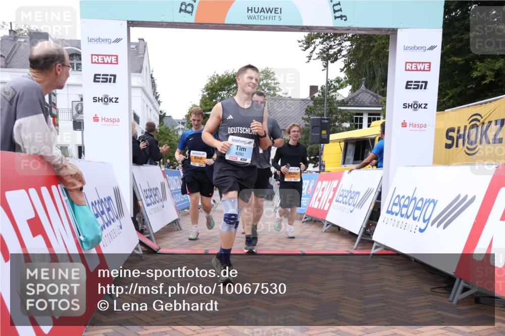30.08.2026 - Blankeneser Heldenlauf Lena Gebhardt http://msf.ph/oto/10067530 30.08.2026 13:07:30 Ziel 2099, 2100, 2101, 4291, 4292 meine-sportfotos.de