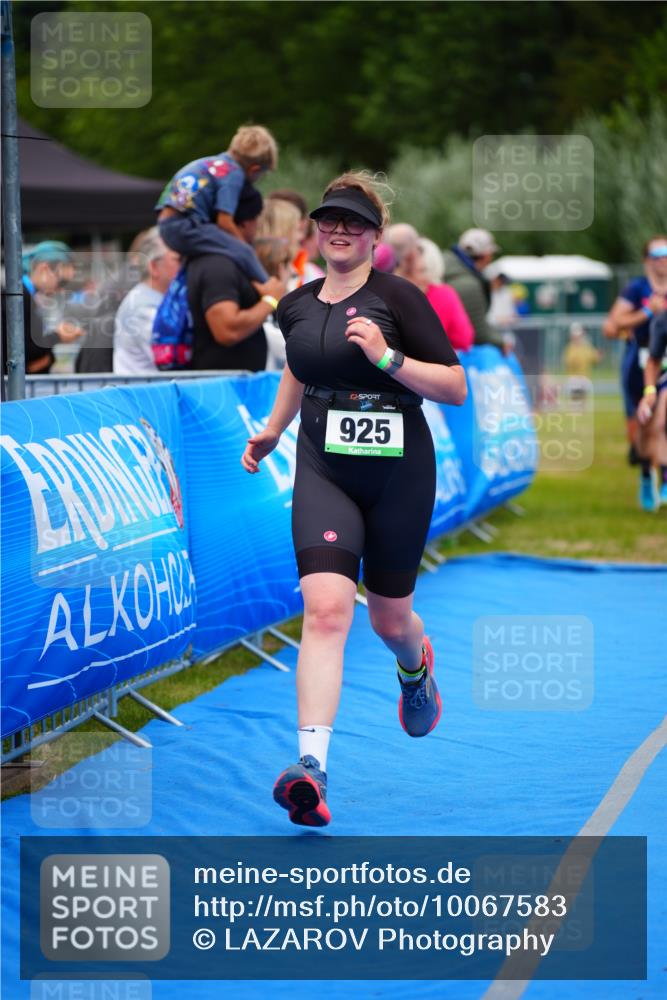 30.08.2026 - Elbe Triathlon Hamburg LAZAROV Photography http://msf.ph/oto/10067583 30.08.2026 12:24:32 Ziel 804, 925, 1672, 1700 meine-sportfotos.de