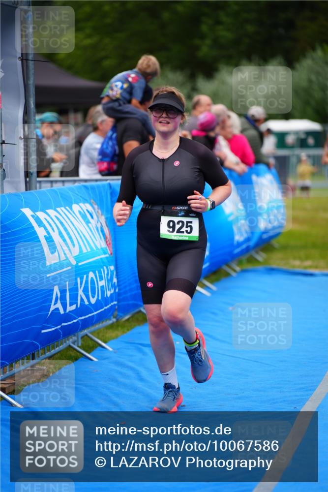 30.08.2026 - Elbe Triathlon Hamburg LAZAROV Photography http://msf.ph/oto/10067586 30.08.2026 12:24:32 Ziel 804, 925, 1672, 1700 meine-sportfotos.de