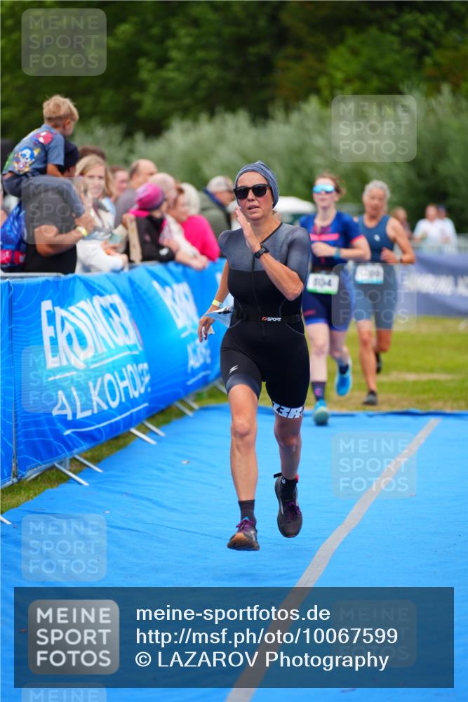 30.08.2026 - Elbe Triathlon Hamburg LAZAROV Photography http://msf.ph/oto/10067599 30.08.2026 12:24:34 Ziel 804, 925, 1672, 1700 meine-sportfotos.de