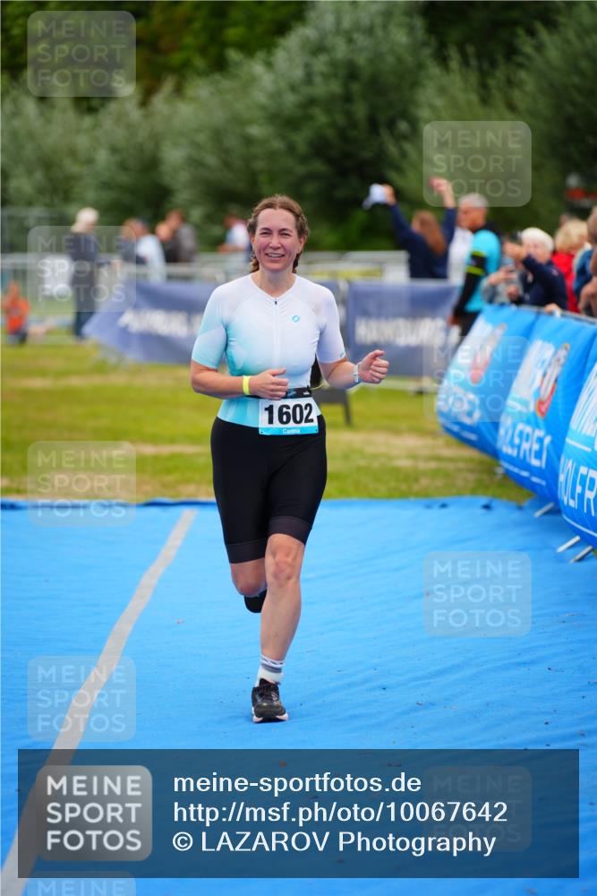 30.08.2026 - Elbe Triathlon Hamburg LAZAROV Photography http://msf.ph/oto/10067642 30.08.2026 12:24:45 Ziel 1602 meine-sportfotos.de