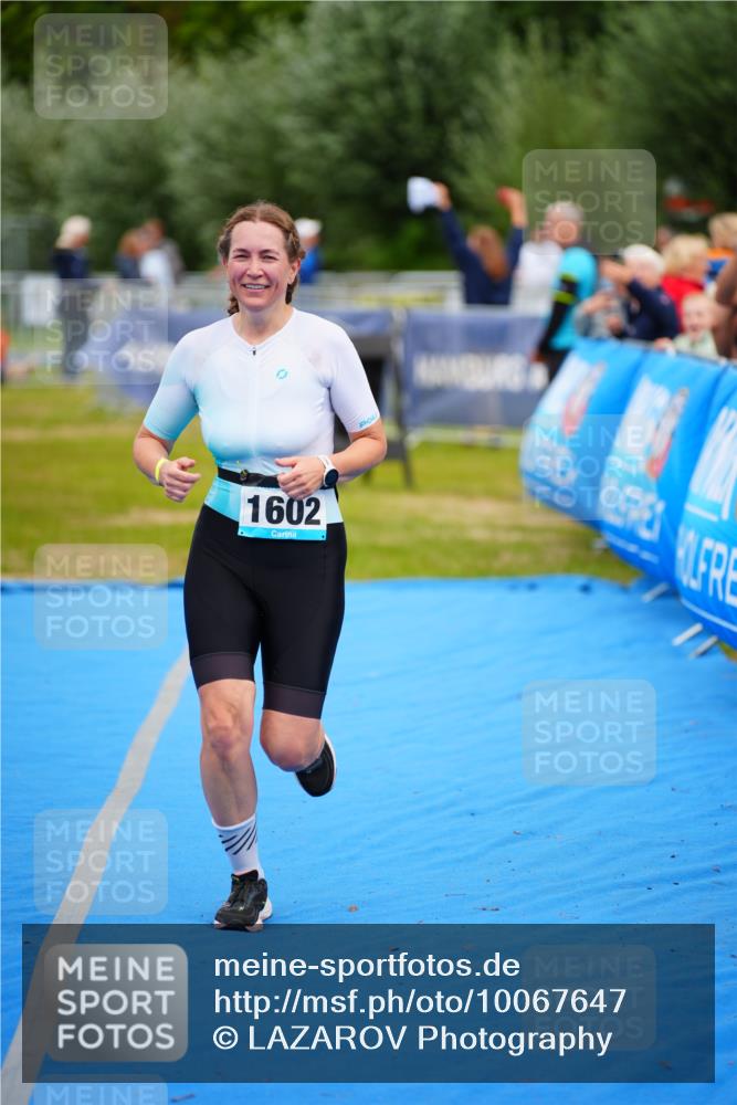30.08.2026 - Elbe Triathlon Hamburg LAZAROV Photography http://msf.ph/oto/10067647 30.08.2026 12:24:46 Ziel 1602 meine-sportfotos.de