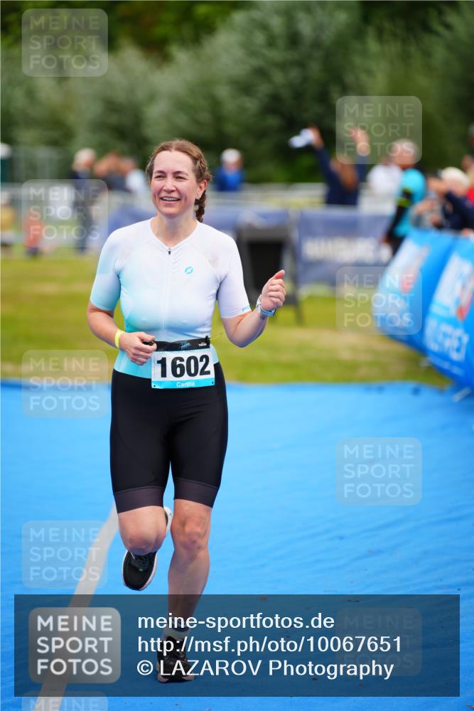 30.08.2026 - Elbe Triathlon Hamburg LAZAROV Photography http://msf.ph/oto/10067651 30.08.2026 12:24:46 Ziel 1602 meine-sportfotos.de