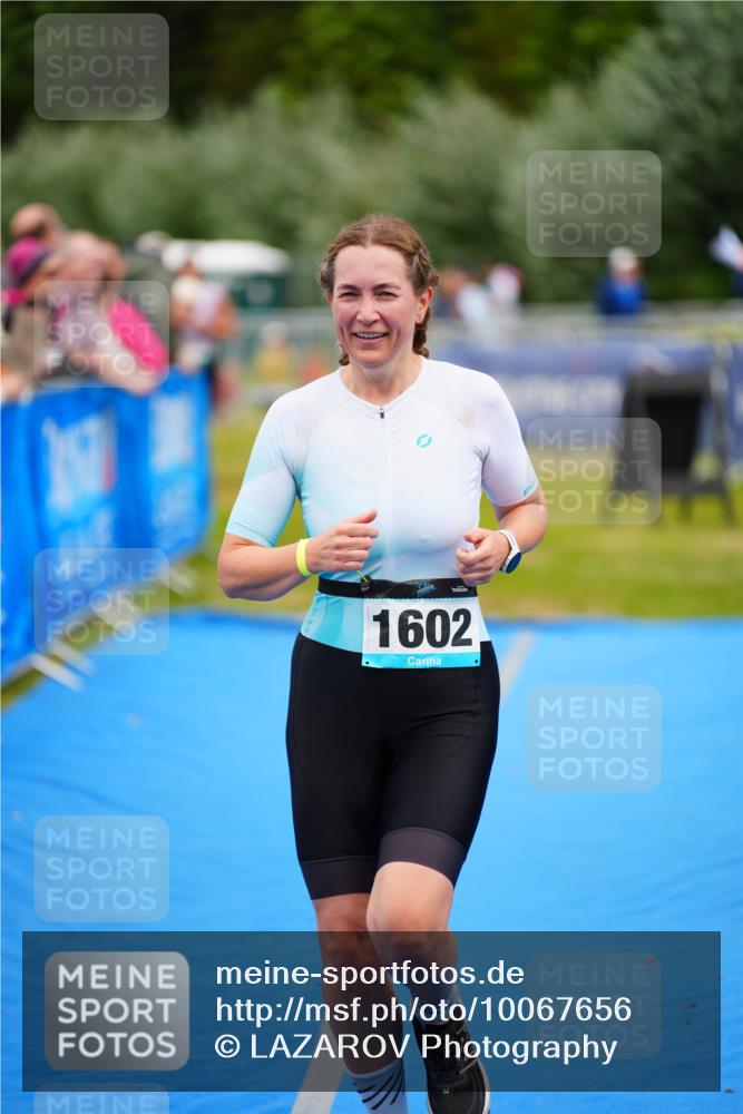 30.08.2026 - Elbe Triathlon Hamburg LAZAROV Photography http://msf.ph/oto/10067656 30.08.2026 12:24:46 Ziel 1602 meine-sportfotos.de