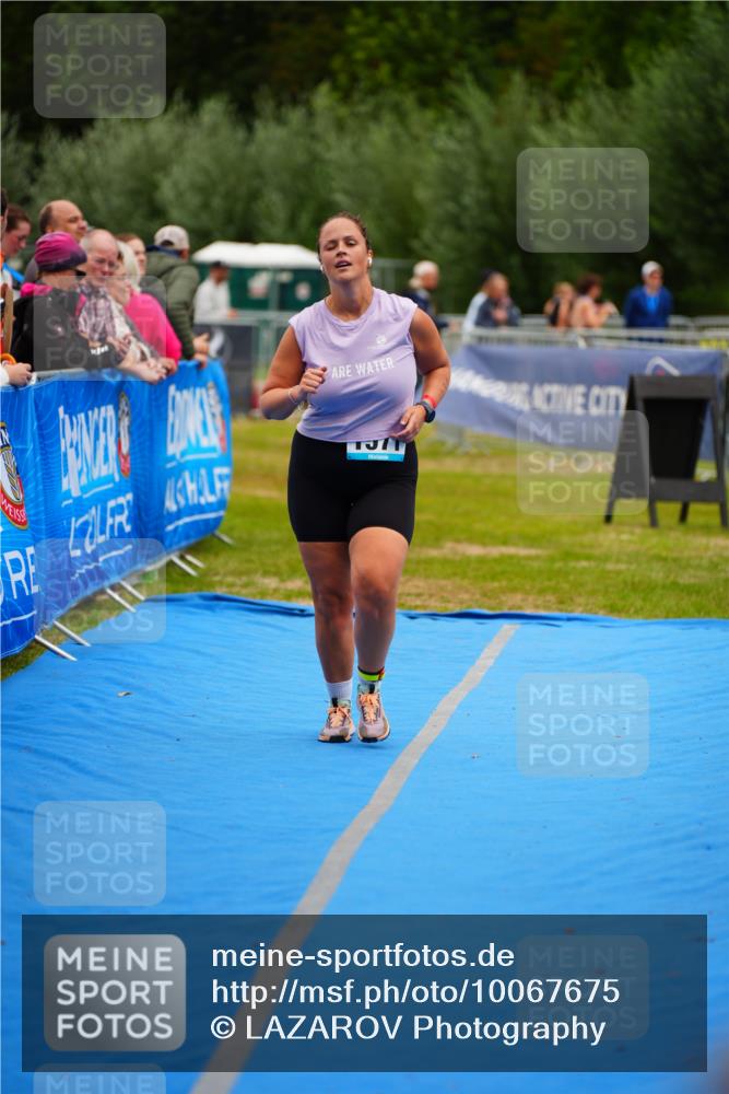 30.08.2026 - Elbe Triathlon Hamburg LAZAROV Photography http://msf.ph/oto/10067675 30.08.2026 12:24:54 Ziel 1571 meine-sportfotos.de