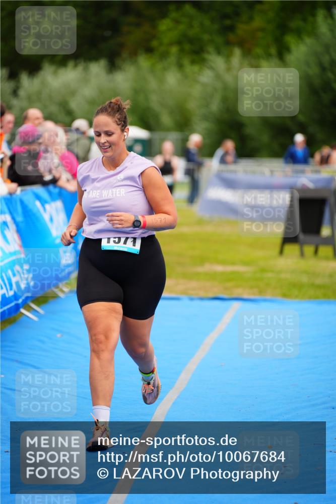 30.08.2026 - Elbe Triathlon Hamburg LAZAROV Photography http://msf.ph/oto/10067684 30.08.2026 12:24:55 Ziel 1571 meine-sportfotos.de