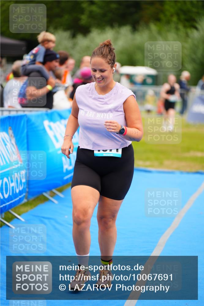 30.08.2026 - Elbe Triathlon Hamburg LAZAROV Photography http://msf.ph/oto/10067691 30.08.2026 12:24:56 Ziel 1571 meine-sportfotos.de