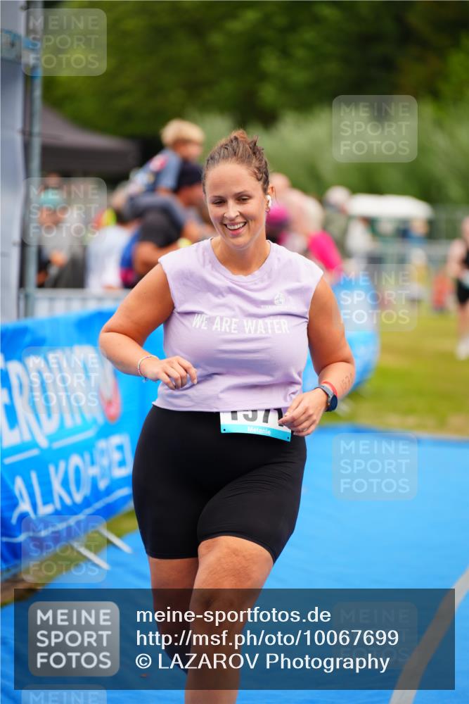 30.08.2026 - Elbe Triathlon Hamburg LAZAROV Photography http://msf.ph/oto/10067699 30.08.2026 12:24:56 Ziel 1571 meine-sportfotos.de
