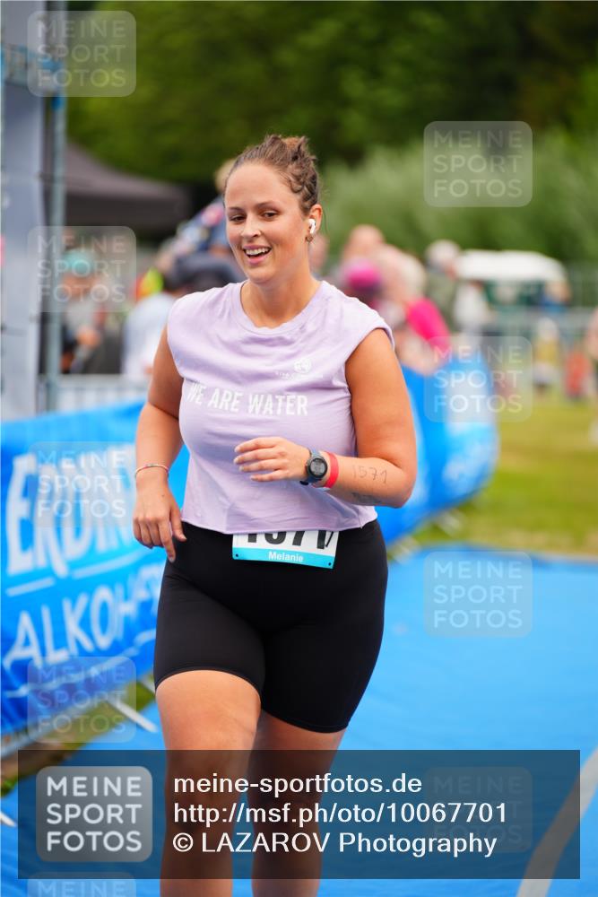 30.08.2026 - Elbe Triathlon Hamburg LAZAROV Photography http://msf.ph/oto/10067701 30.08.2026 12:24:56 Ziel 1571 meine-sportfotos.de