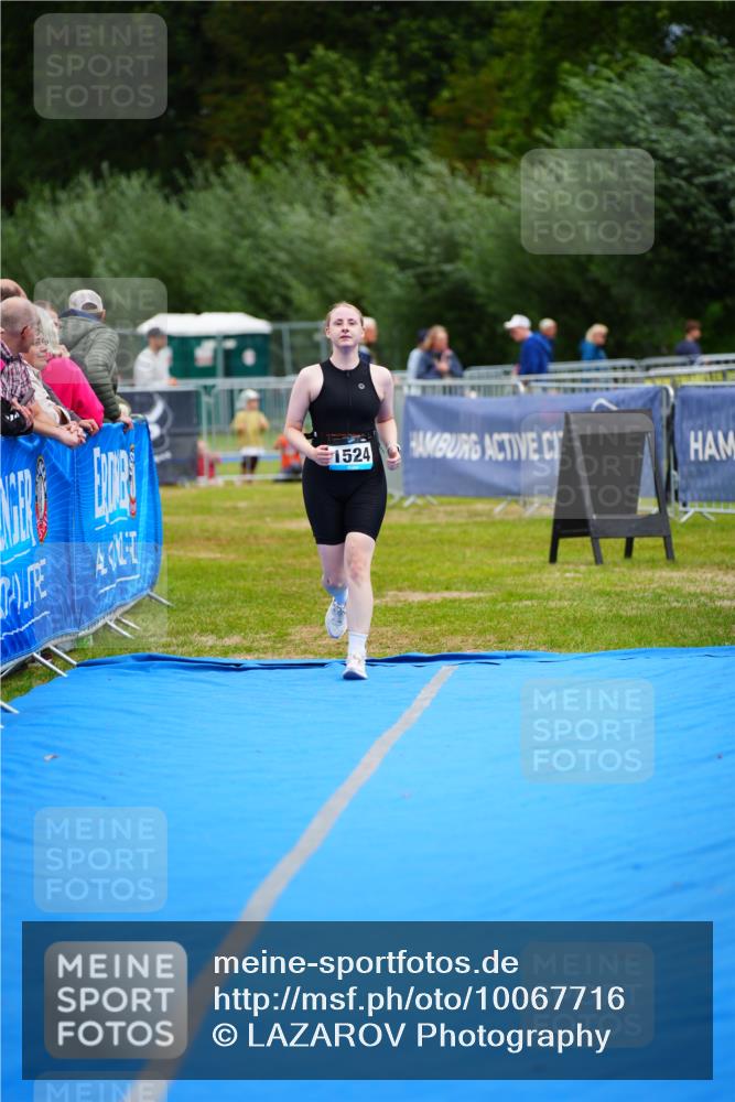 30.08.2026 - Elbe Triathlon Hamburg LAZAROV Photography http://msf.ph/oto/10067716 30.08.2026 12:25:02 Ziel 1524 meine-sportfotos.de