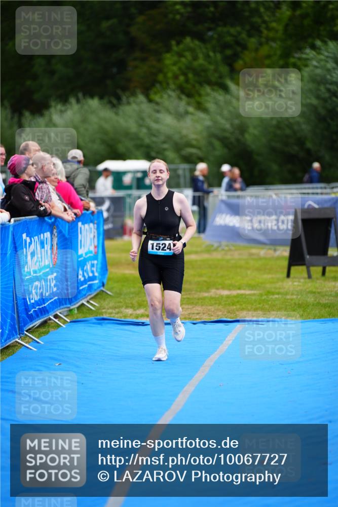 30.08.2026 - Elbe Triathlon Hamburg LAZAROV Photography http://msf.ph/oto/10067727 30.08.2026 12:25:03 Ziel 1524 meine-sportfotos.de
