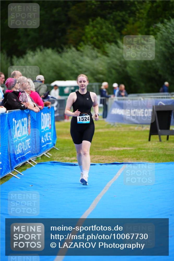 30.08.2026 - Elbe Triathlon Hamburg LAZAROV Photography http://msf.ph/oto/10067730 30.08.2026 12:25:03 Ziel 1524 meine-sportfotos.de