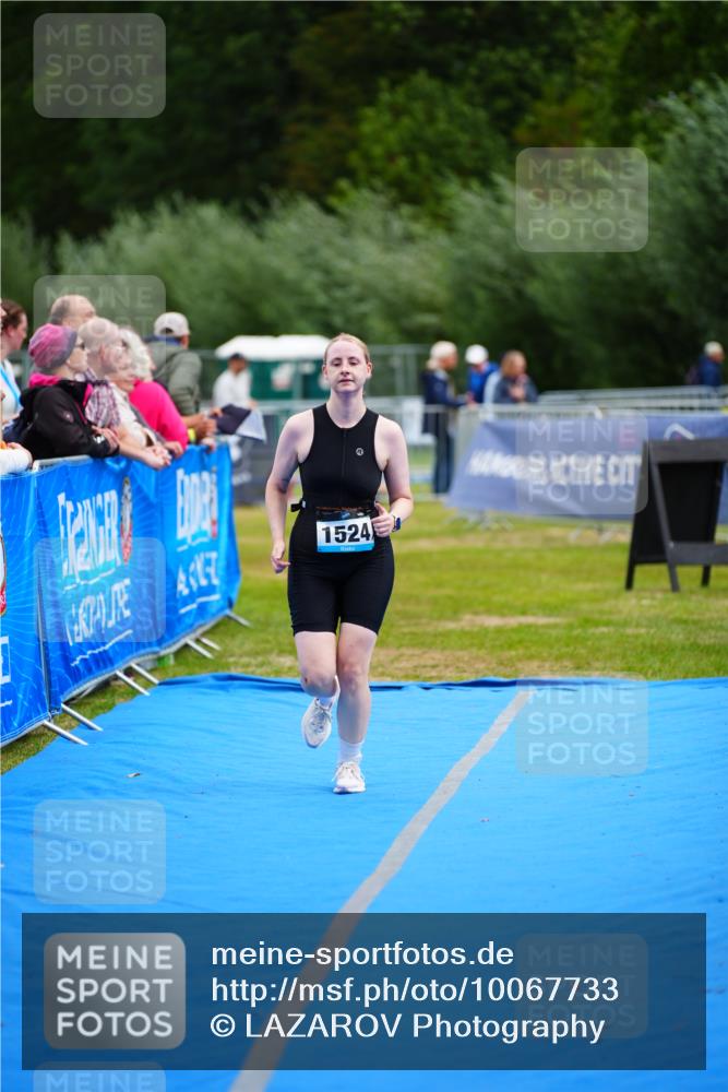 30.08.2026 - Elbe Triathlon Hamburg LAZAROV Photography http://msf.ph/oto/10067733 30.08.2026 12:25:03 Ziel 1524 meine-sportfotos.de