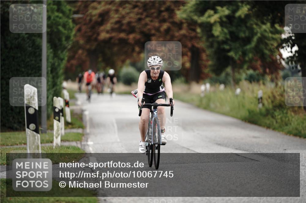 30.08.2026 - Elbe Triathlon Hamburg Michael Burmester http://msf.ph/oto/10067745 30.08.2026 09:19:28 Radfahren 214, 259 meine-sportfotos.de