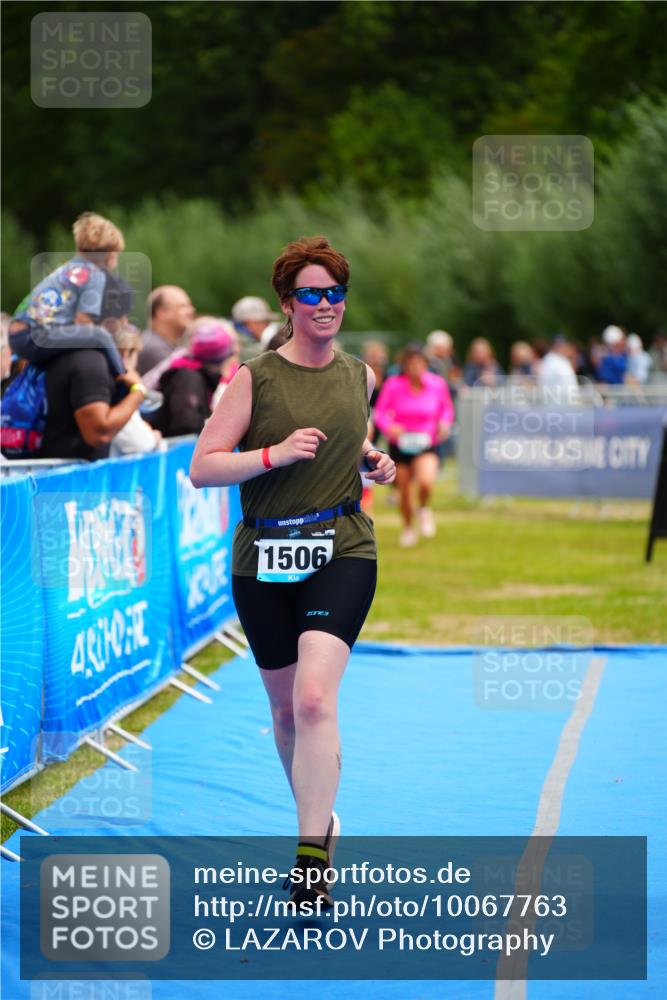 30.08.2026 - Elbe Triathlon Hamburg LAZAROV Photography http://msf.ph/oto/10067763 30.08.2026 12:25:27 Ziel 1506, 1582, 1636 meine-sportfotos.de
