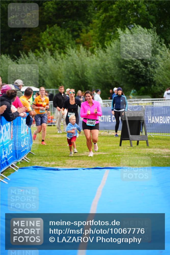 30.08.2026 - Elbe Triathlon Hamburg LAZAROV Photography http://msf.ph/oto/10067776 30.08.2026 12:25:30 Ziel 1506, 1582, 1585, 1636 meine-sportfotos.de
