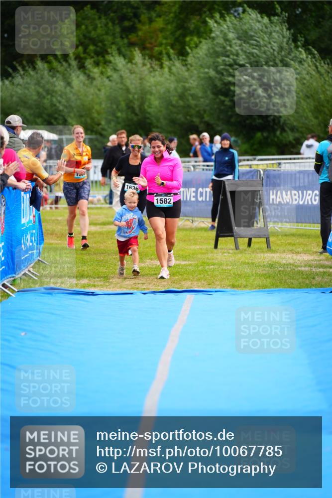 30.08.2026 - Elbe Triathlon Hamburg LAZAROV Photography http://msf.ph/oto/10067785 30.08.2026 12:25:31 Ziel 1506, 1582, 1585, 1636 meine-sportfotos.de