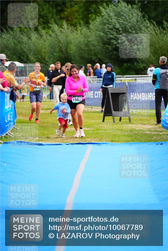 30.08.2026 - Elbe Triathlon Hamburg LAZAROV Photography http://msf.ph/oto/10067789 30.08.2026 12:25:31 Ziel 1506, 1582, 1585, 1636 meine-sportfotos.de