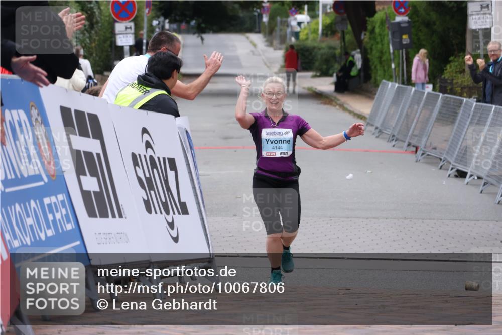 30.08.2026 - Blankeneser Heldenlauf Lena Gebhardt http://msf.ph/oto/10067806 30.08.2026 13:15:01 Ziel  meine-sportfotos.de