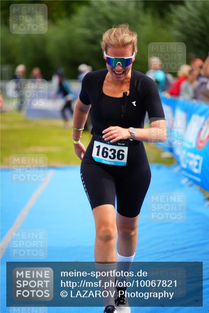 30.08.2026 - Elbe Triathlon Hamburg LAZAROV Photography http://msf.ph/oto/10067821 30.08.2026 12:25:36 Ziel 1582, 1585, 1636 meine-sportfotos.de