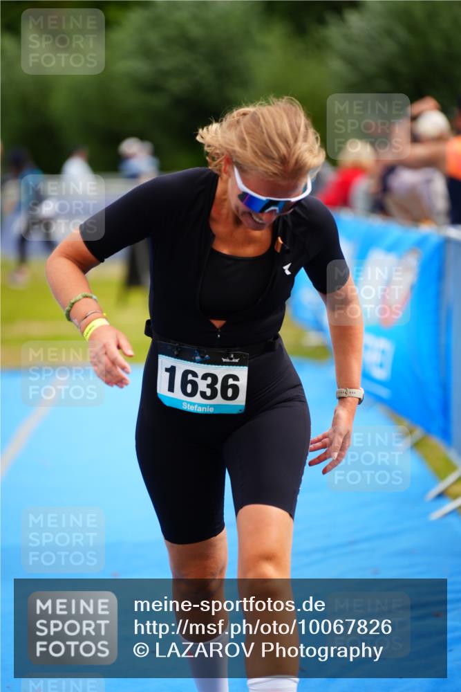 30.08.2026 - Elbe Triathlon Hamburg LAZAROV Photography http://msf.ph/oto/10067826 30.08.2026 12:25:37 Ziel 1582, 1585, 1636 meine-sportfotos.de