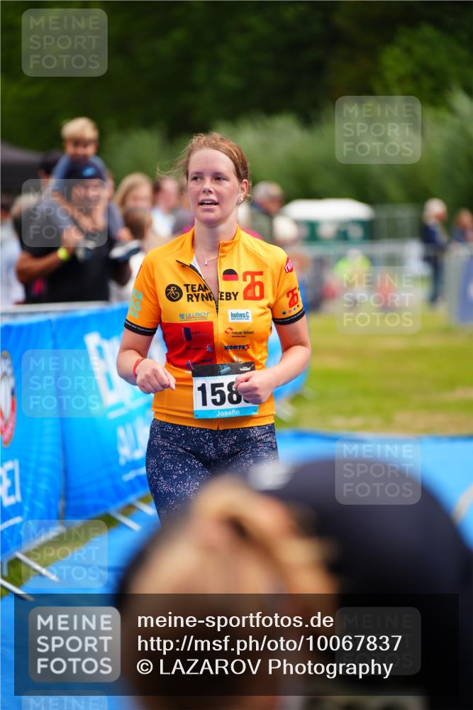 30.08.2026 - Elbe Triathlon Hamburg LAZAROV Photography http://msf.ph/oto/10067837 30.08.2026 12:25:39 Ziel 1582, 1585, 1636 meine-sportfotos.de