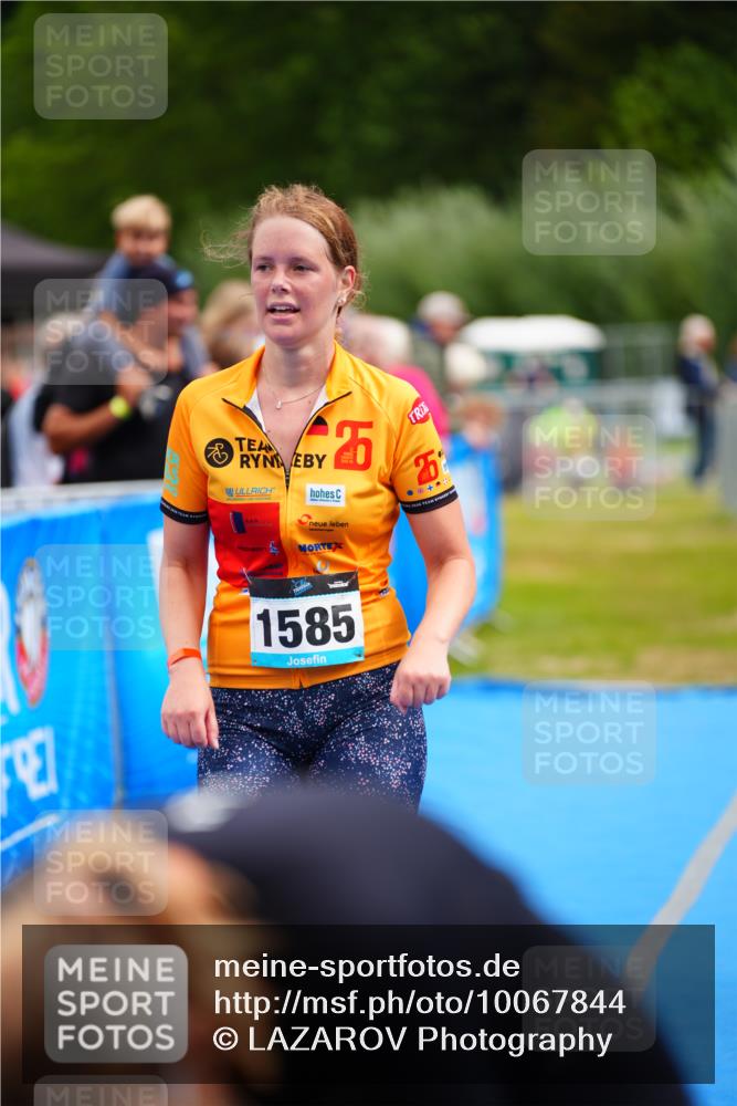 30.08.2026 - Elbe Triathlon Hamburg LAZAROV Photography http://msf.ph/oto/10067844 30.08.2026 12:25:39 Ziel 1582, 1585, 1636 meine-sportfotos.de
