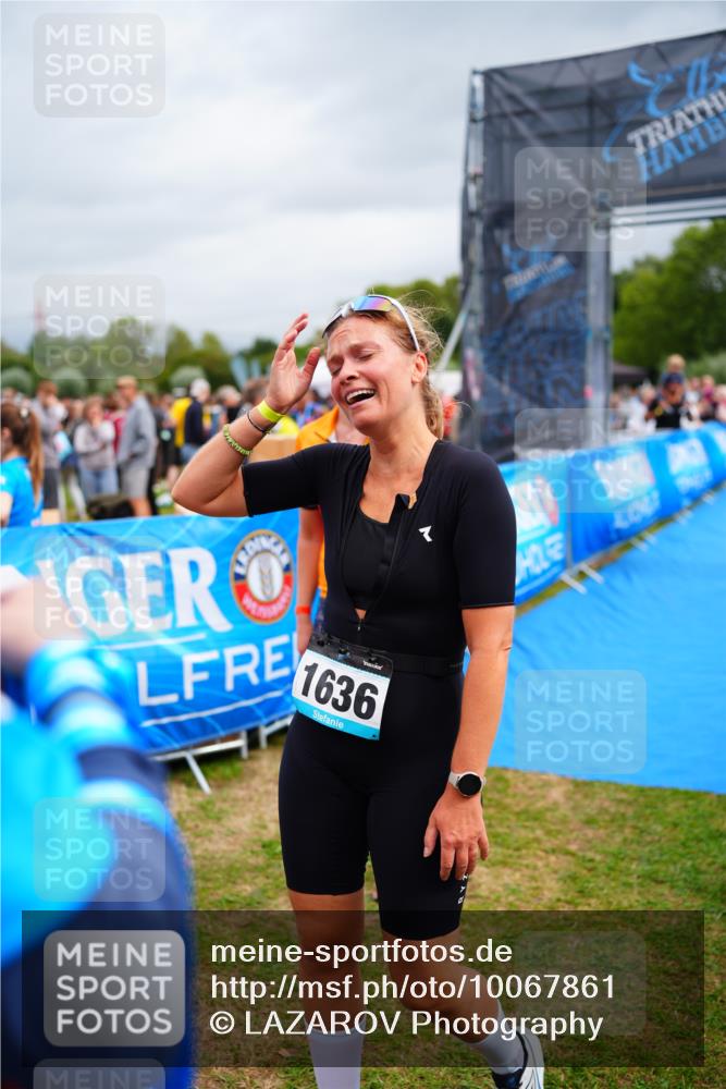 30.08.2026 - Elbe Triathlon Hamburg LAZAROV Photography http://msf.ph/oto/10067861 30.08.2026 12:25:43 Ziel  meine-sportfotos.de