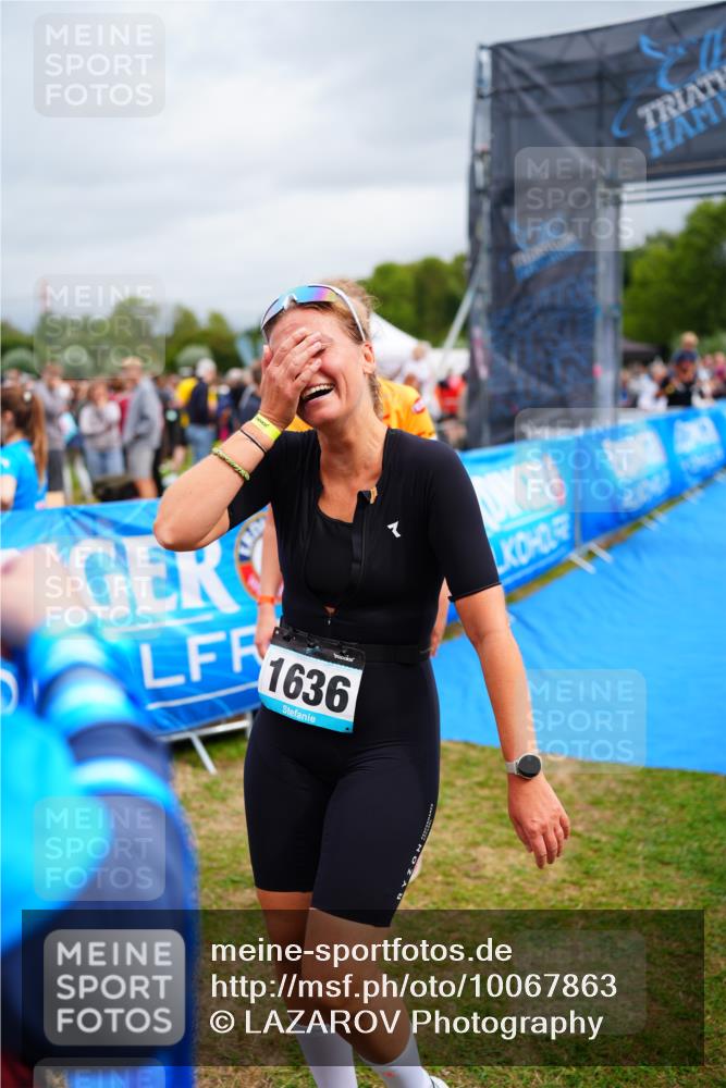 30.08.2026 - Elbe Triathlon Hamburg LAZAROV Photography http://msf.ph/oto/10067863 30.08.2026 12:25:44 Ziel  meine-sportfotos.de