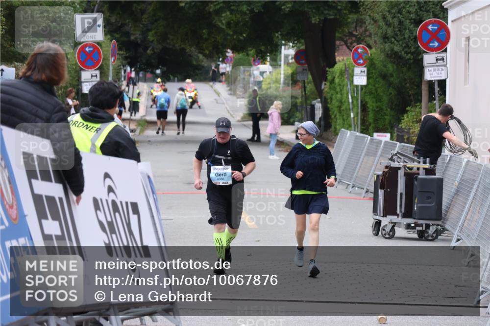 30.08.2026 - Blankeneser Heldenlauf Lena Gebhardt http://msf.ph/oto/10067876 30.08.2026 13:22:41 Ziel  meine-sportfotos.de