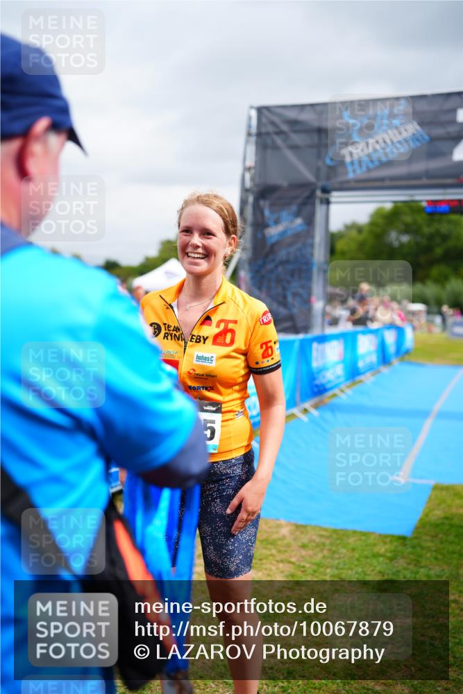 30.08.2026 - Elbe Triathlon Hamburg LAZAROV Photography http://msf.ph/oto/10067879 30.08.2026 12:25:48 Ziel  meine-sportfotos.de