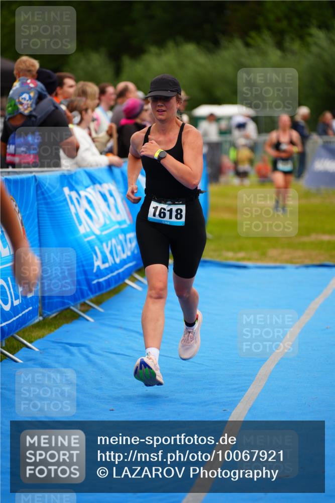 30.08.2026 - Elbe Triathlon Hamburg LAZAROV Photography http://msf.ph/oto/10067921 30.08.2026 12:26:02 Ziel 1618, 1638, 1714 meine-sportfotos.de