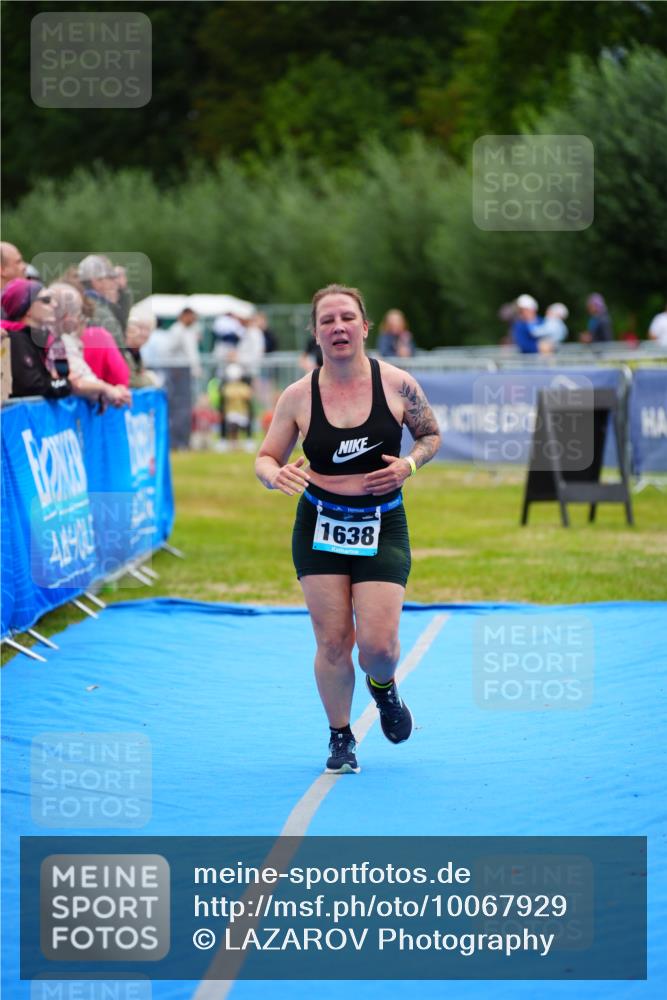 30.08.2026 - Elbe Triathlon Hamburg LAZAROV Photography http://msf.ph/oto/10067929 30.08.2026 12:26:09 Ziel 1638 meine-sportfotos.de