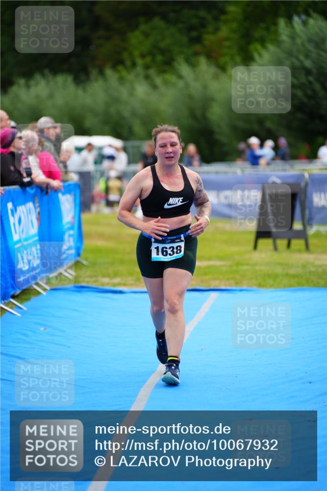 30.08.2026 - Elbe Triathlon Hamburg LAZAROV Photography http://msf.ph/oto/10067932 30.08.2026 12:26:09 Ziel 1638 meine-sportfotos.de