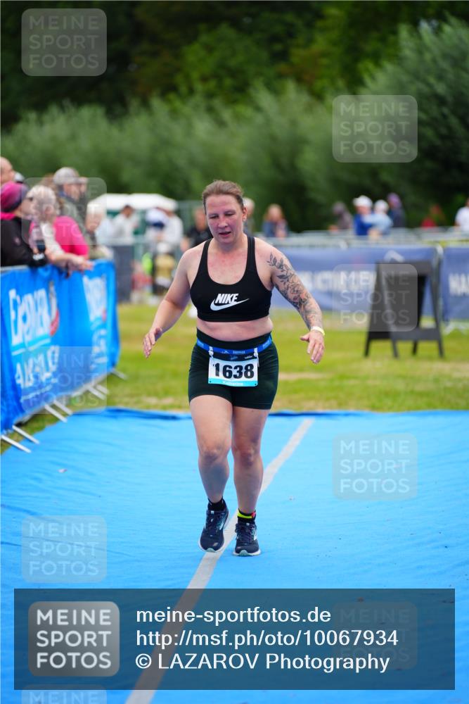 30.08.2026 - Elbe Triathlon Hamburg LAZAROV Photography http://msf.ph/oto/10067934 30.08.2026 12:26:09 Ziel 1638 meine-sportfotos.de
