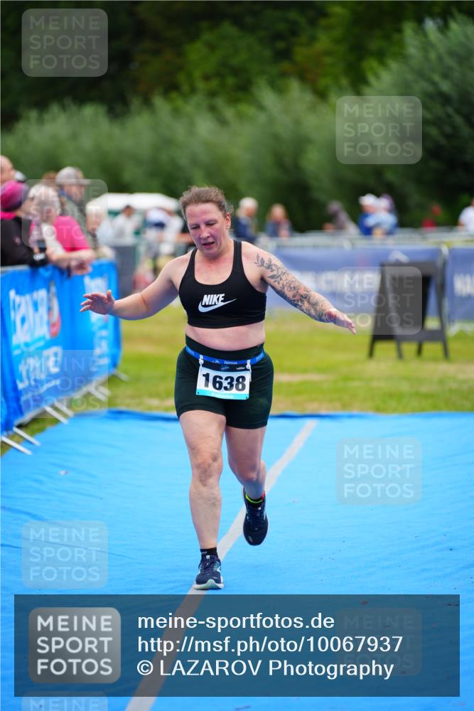 30.08.2026 - Elbe Triathlon Hamburg LAZAROV Photography http://msf.ph/oto/10067937 30.08.2026 12:26:09 Ziel 1638 meine-sportfotos.de