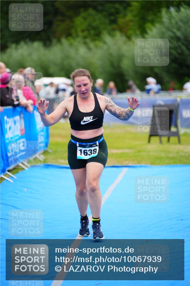 30.08.2026 - Elbe Triathlon Hamburg LAZAROV Photography http://msf.ph/oto/10067939 30.08.2026 12:26:10 Ziel 1638 meine-sportfotos.de