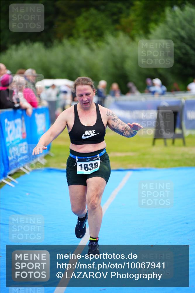 30.08.2026 - Elbe Triathlon Hamburg LAZAROV Photography http://msf.ph/oto/10067941 30.08.2026 12:26:10 Ziel 1638 meine-sportfotos.de