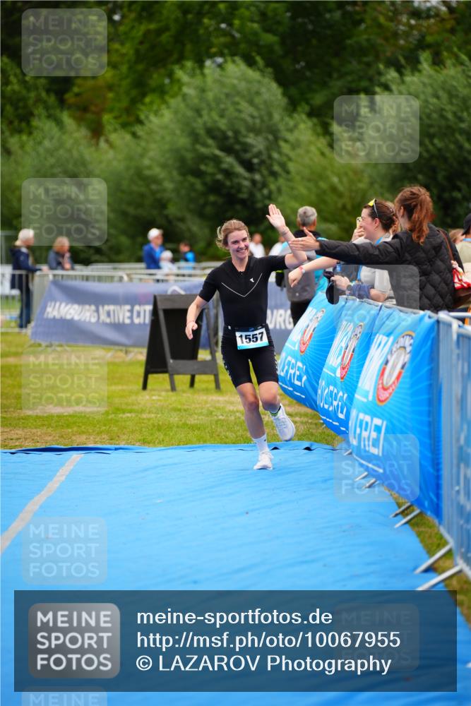 30.08.2026 - Elbe Triathlon Hamburg LAZAROV Photography http://msf.ph/oto/10067955 30.08.2026 12:26:18 Ziel 1557 meine-sportfotos.de